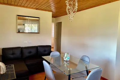 Image de House in a natural setting