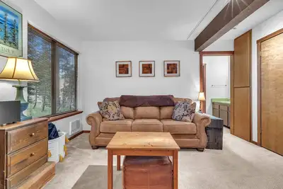 Image de New! Cozy Condo with Fireplace - Tamarack #3 by Bear Valley Vacation Rentals