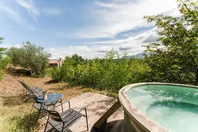 Image de Gîte 37 - la fleur bleue au pied du mont ventoux