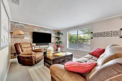 Image de Family-Friendly Home Near Sunset Beach