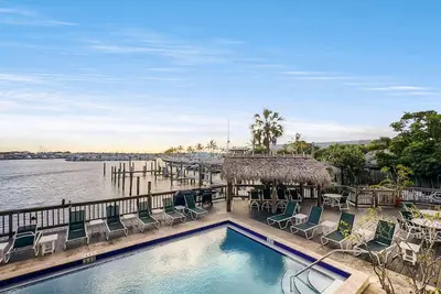 Image de Waterfront Condo with Free Slip & Pool 2b/2b in Key West with Ac