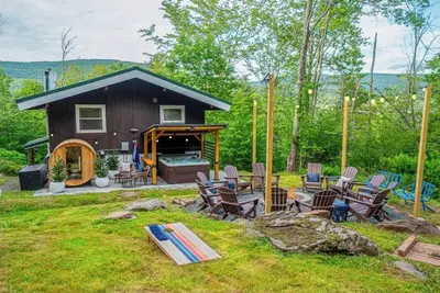 Image de Sauna • HotTub • Pet Friendly • 3 Min to Hunter