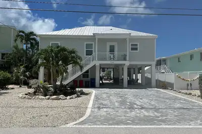 Image de Beautiful 3 bed 2 bath canal front home in Ramrod Key
