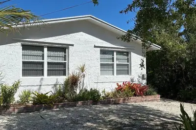 Image de Cozy 2 bed 1 bath canal front home in Ramrod Key