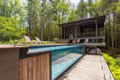 Image de New: Luxe Glass Contemporary w/ Pool + Guest House