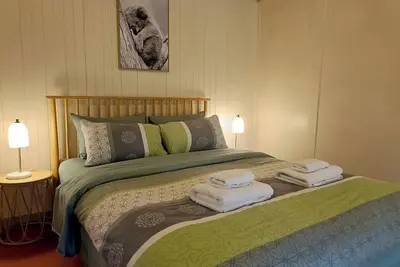 Image de TimberLoo Cottage 5 (1 Queen Bed) Spa & Wood Stove