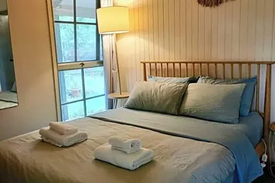 Image de Pillowood Cottage 3 (1Queen+2Twins) & Wood Stove