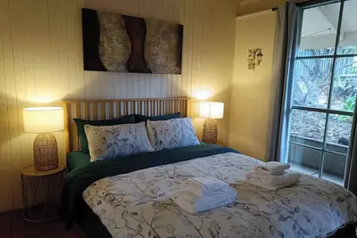 Image de TimberLoo Cottage 4 (1 Queen Bed) Spa & Wood Stove
