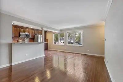 Image de 3-bedroom townhome in beautiful Deerfield with attached Garage. Month to Month