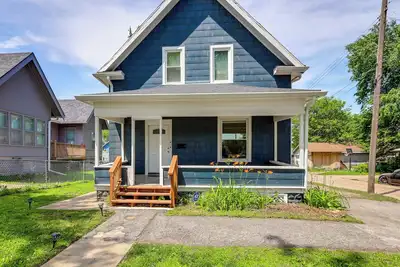 Image de 4 Mi to Dtwn Omaha: Spacious Home w/ Fenced Yard!