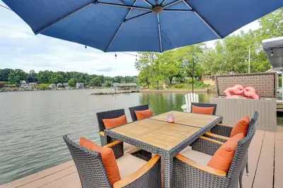 Image de Recently Renovated Harveys Lake Retreat w/ Dock!