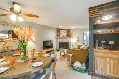 Image de Twin Lakes Retreat: Lake, Pool & Golf Access!