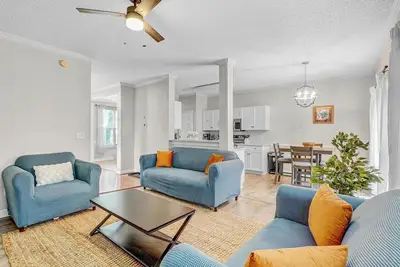 Image de Modern Home Near Ncsu and Downtown