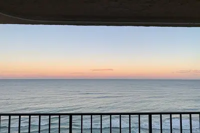 Image de Beachfront Bliss 2br/2ba Ocean View Condo on North Hutchinson Island
