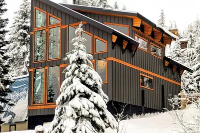 Image de Yeti Chalet - Winter & Summer Vacation Rental Home