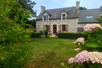 Image de Adorable gîte, 3 kms de Binic & plages, cuisine équipée, 4 chambres 8 lits, jardin