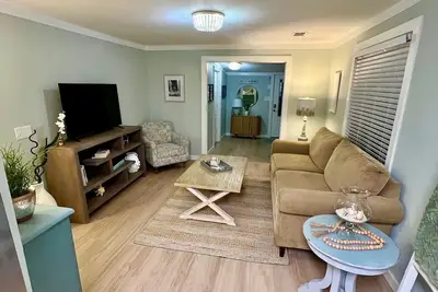 Image de Mermaid’s Loft in the heart of Gulf Breeze