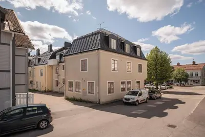 Image de Comfort Meets Style in Central Norberg