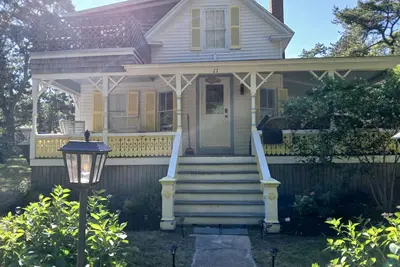 Image de 4 bedroom cottage in Oak Bluffs Martha's Vineyard