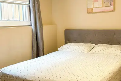 Image de Riverfront Comfort: Basement Room for Rent