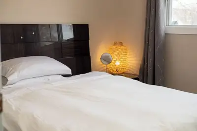 Image de Tranquil Bow River Room: Near River's Beauty house