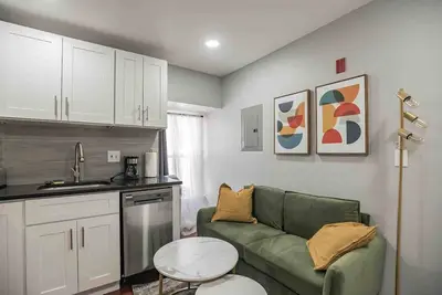Image de Cozy 1/1 | Center City | Sleeps 4 | 2 Beds