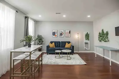 Image de Large & Sunny 1/1 | Center City | Sleeps 4