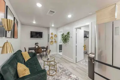 Image de 8 minutes to Dt | 1/1 w/Parking (204)