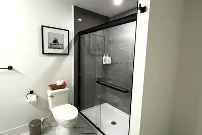 Image de Family-Friendly 2br Suite + Brand New + Extra Sofa Bed + Near Ski Resort!