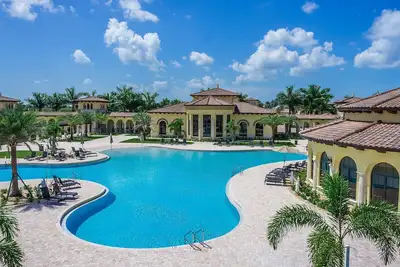 Image de Sunset Lake View with Resort Amenities Near Golf, Beach & Restaurants!