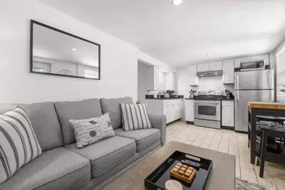 Image de Lil Hyde Out | Cute, Updated Hyde Park Apt