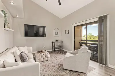 Modern Condo in Camelback East!