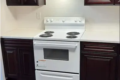 Image de 2 Bedroom & 2 Bathrooms Apartment for Long-Term Rentals.