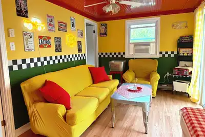 Image de Retro Lakefront Cottage with Dock, Private Lake Access, Rice Lake
