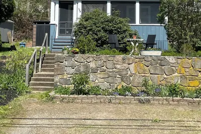 Image de Beach garden cottage with Ac in charming Ogunquit