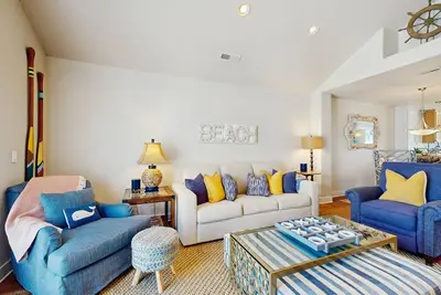 Image de Three-Story Beach Townhouse with Ocean View, Fireplace, Gas Grill and Balcony