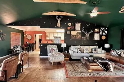 Image de Emerald Ranch - Charming 4 bedroom house near Yosemite, Bass Lake