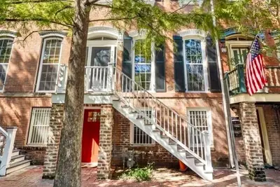 Image de Tranquil garden apartment with wifi, dog-friendly, and in downtown Savannah