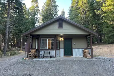 Image de Cottage in the woods, Mt. Shasta