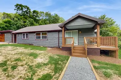 Image de Family-friendly mountain home w/ Hot tub, Firepit, Dog friendly, Skiing