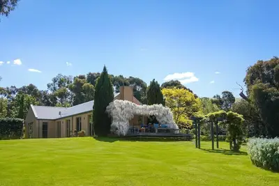 Image de Applegarth - a breathtaking rural property with Hanging Rock views.