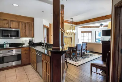 Image de Austria Haus 3 Br Penthouse, Vail Village (Cli) - Hot Tub, Heated Outdoor Pool, Walk to Lifts!