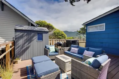 Image de Walk to Shore: Rockaway Beach Retreat w/ Hot Tub!