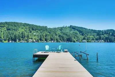 Image de Fire Pit & Views: Modern Summit Lake Escape!