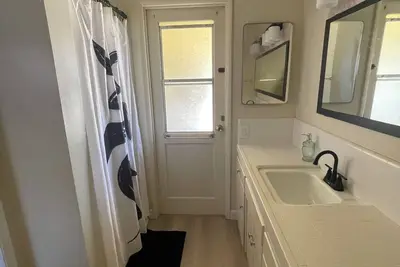 Image de Tranquil 3-bedroom house with Ac in Fresno