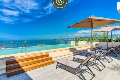 Image de New 1 Br Condo with Amazing Rooftop Pool - Jacuzzi