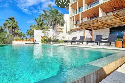 Image de Luxury 4br Oceanfront Condo - Private Beach - Pool