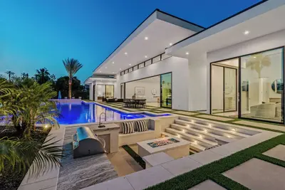 Image de Exclusive Amenities | Pool, Hot Tub, Spa, Firepit | Bravo Villa #16