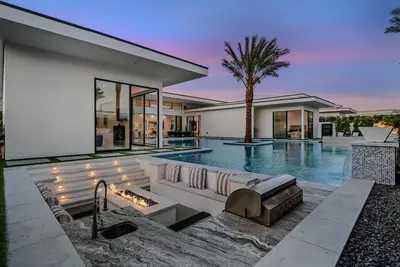Image de Sleeps 17 | 6b Retreat w/ Pool, Pickleball & Putting Green | Bravo Villa #3