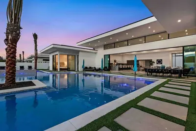 Image de Exclusive Stay w/ Pool, Hot Tub, Putting Green | Bravo Villa #14 by AvantStay